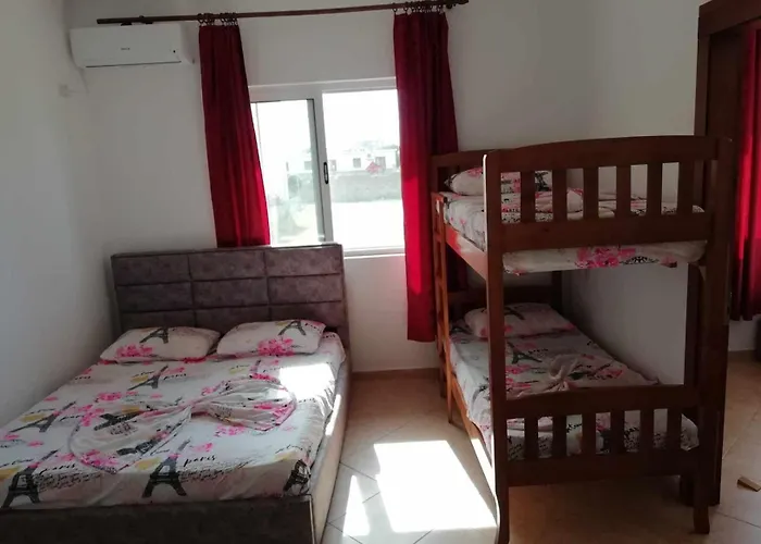 Araniti Apartment